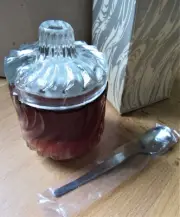 AVON BUBBLE BATH GELEE CRYSTAL CLEAR HOSTESS DECANTER SPOON STRAWBERRY ONS RETIR