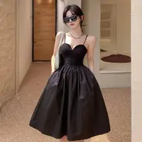 在飛比找蝦皮購物優惠-FX 赫本風小黑裙（帶胸墊） 法式赫本風洋裝   夏季洋裝 