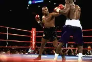 Heavyweight Title Evander Holyfield vs Mike Tyson Holyfield won by- Old Photo