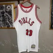 Chicago Bulls Michael Jordan 23 Mitchell & Ness White 1984/85 Authentic JerseyXL