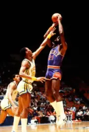 Truck Robinson of the Phoenix Suns 1980's Basketball Photo 1