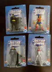 DC Micro Collection Wonder Woman, Batman, Superman, Cyborg cake topper figures