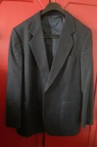 在飛比找Yahoo!奇摩拍賣優惠-【嘉裕西服】海軍藍羊毛(100%)西裝外套