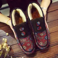 在飛比找ETMall東森購物網優惠-老北京布鞋冬款防滑軟底奶奶鞋