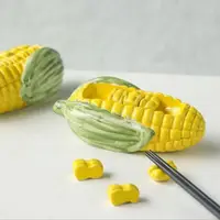 在飛比找momo購物網優惠-【JEN】創意陶瓷玉米造型筷架擺飾(一大六小)
