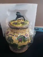 ORIENTAL HUMMING BIRD MINI VASE 4 INCHES
