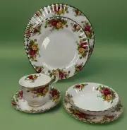 Royal Albert Old Country Roses 24 Piece Dinnerware Set New Open Box