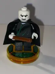 LEGO Dimensions Lord Voldemort Minifigure with Wand, cloak and tag base (dim037)