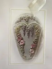 *OOP/HTF* NIP Lorna Bateman “Roses And Wisteria Scissorkeeper Kit” Complete.