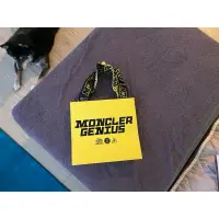 在飛比找蝦皮購物優惠-MONCLER台灣專櫃 限定黃色紙袋