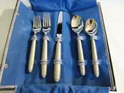 ONEIDA LAMAIS STAINLESS 5 PIECE PLACE SETTING NEVER USED SALESMAN SAMPLE