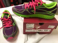 在飛比找Yahoo!奇摩拍賣優惠-Saucony 慢跑鞋 TYPE6