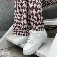 在飛比找蝦皮購物優惠-Nike Air Force 1 ESS Paisley 灰