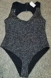 Nike one piece swimsuit NWT womens M medium black $82 lined built-in bra