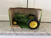 1/16 John Deere Model A Tractor LE 1998 Michigan FFA ERTL NIB 1st in series COA