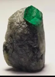 28-Ct 100% Perfect Well Termainted Emerald Crystal Specimen From Swat Mine Pak