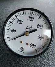 PRESSURE GAUGE 0-600 PSI, 2.5" FACE, 1/4" BACK MOUNT. AMETEK