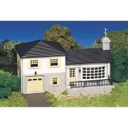 Bachmann USA Split Level House HO Gauge 45213