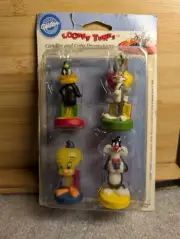 Vtg Wilton 4 Pc Looney Tune Candles Cake Decoration Daffy Bugs Tweety Sylvester