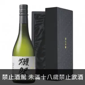 獺祭 二割三分 遠心分離 純米大吟釀 720ml (精裝紙盒)